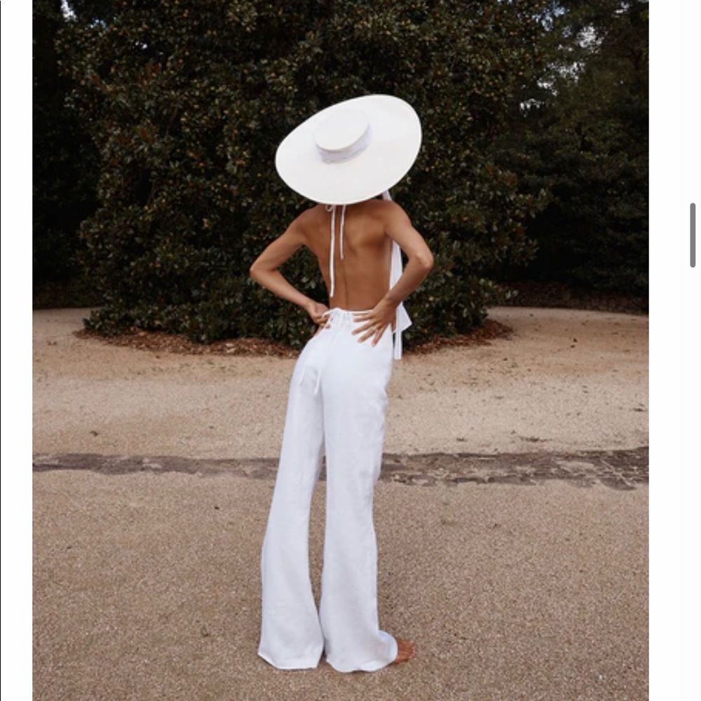 AISLE WHITE LINEN FLARE PANT from DISSH